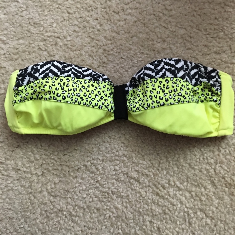 Victoria’s Secret bikini top